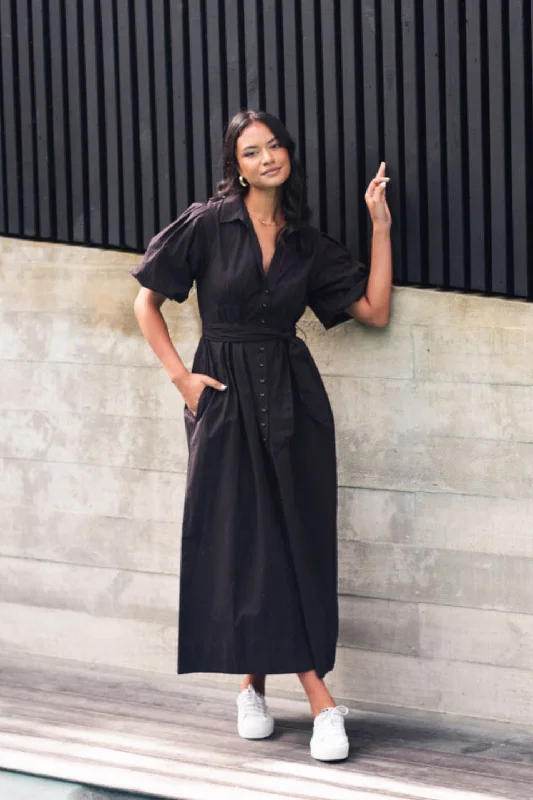 Boho style maxi dresses with sleeves-Dusk Black Puff Short Sleeve Collared Maxi Dress