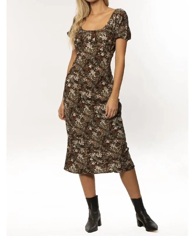 Trendy midi dresses for a holiday getaway-Floral Fitted Midi Dress