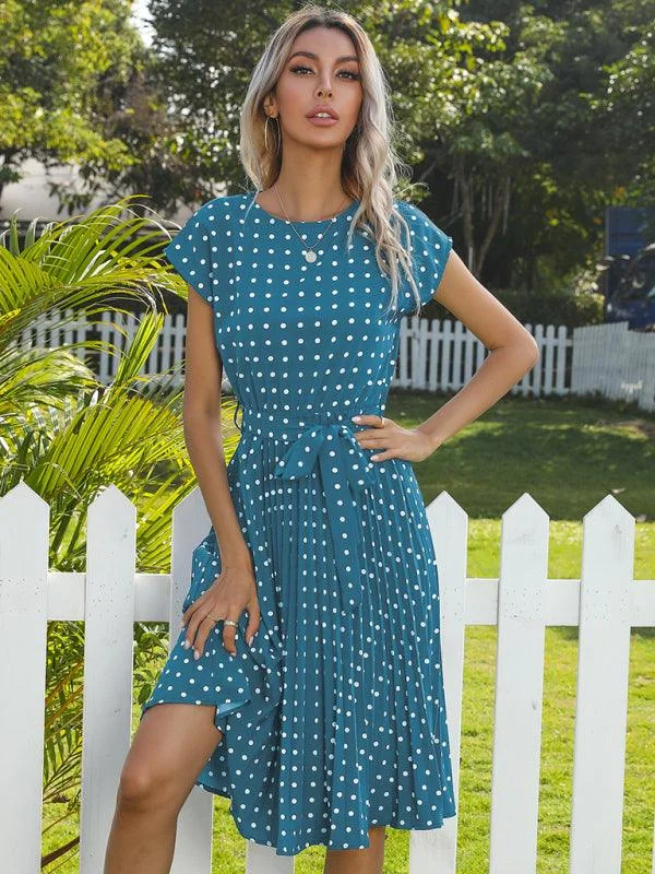 Midi dresses with unique design elements-Casual Dotted Midi Dress