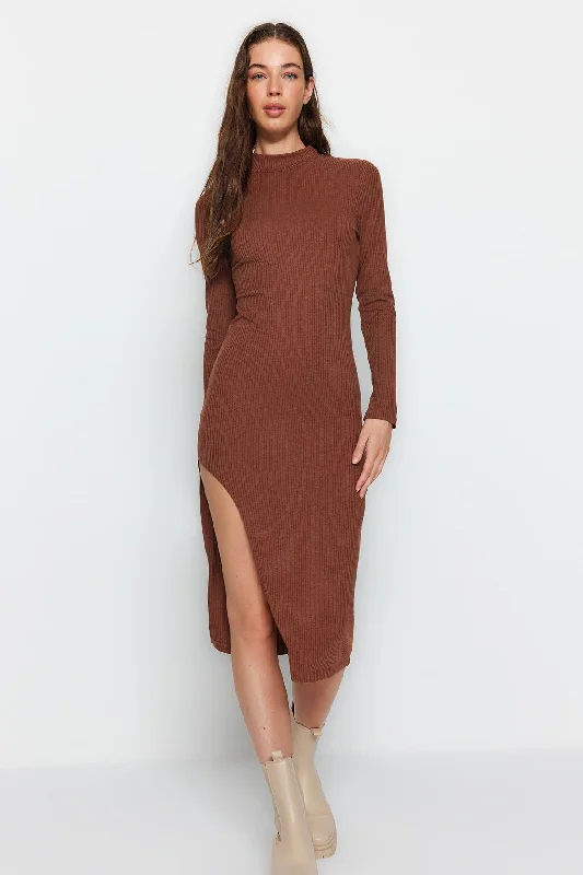 Midi dresses for business-casual occasions-Trendyol Women's Midi Casual/casual Slim Dress